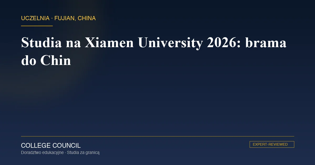 Nadmorski kampus Xiamen University w prowincji Fujian o zachodzie słońca