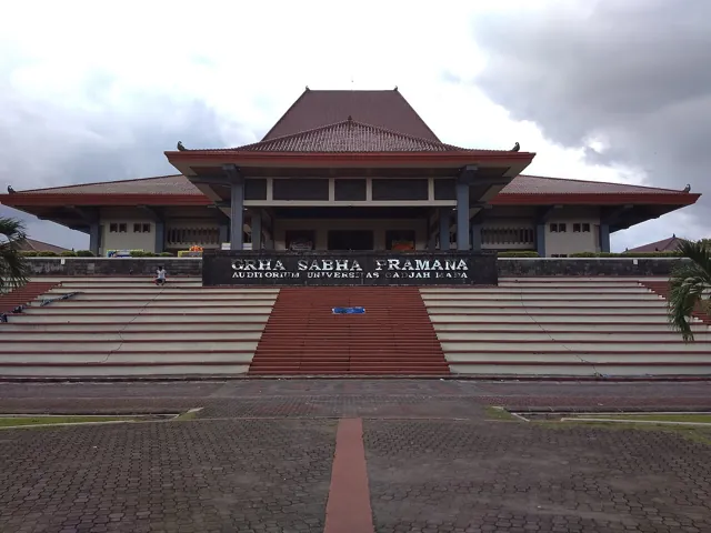 Universitas Gadjah Mada — widok 2