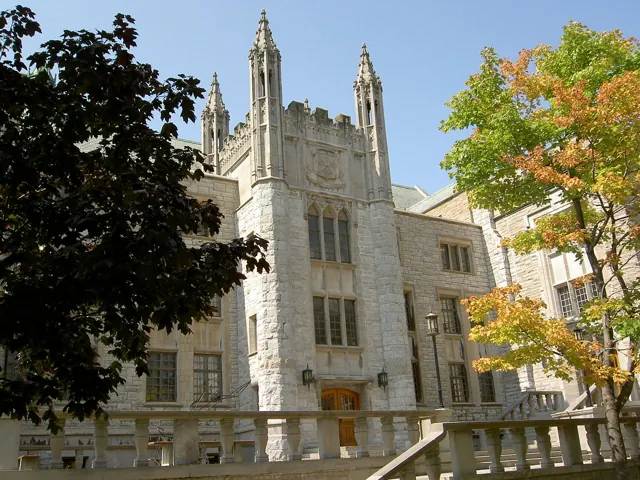 Queen's University (Kingston, Kanada) — widok 4