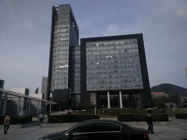Dalian University of Technology — widok 3