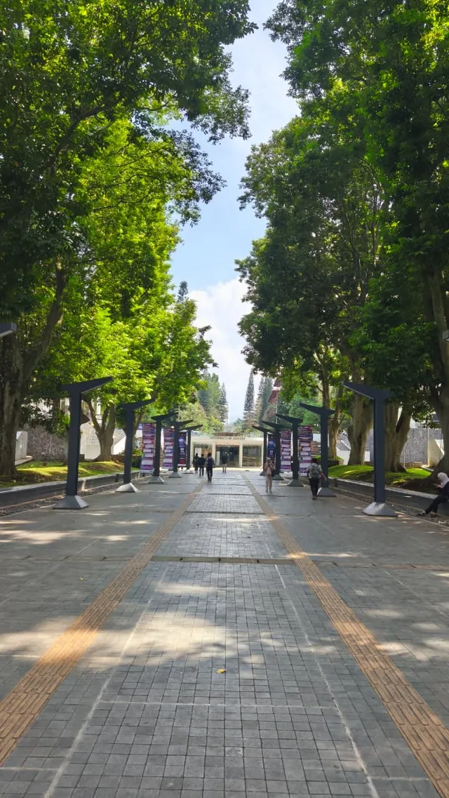 Institut Teknologi Bandung — widok 2