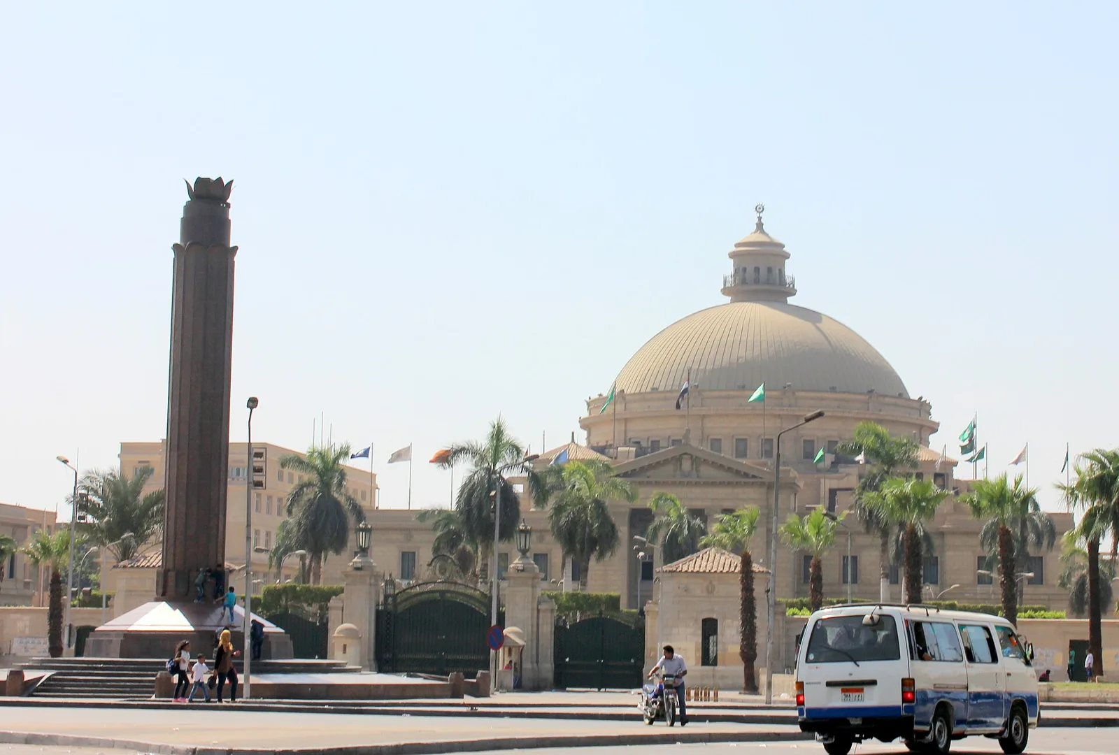 Cairo University — kampus