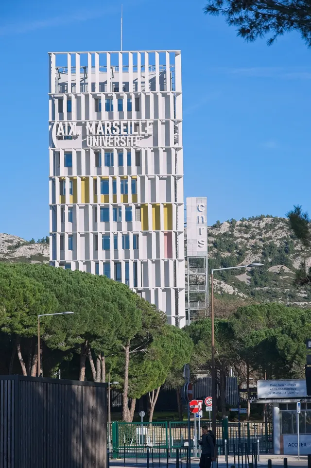 Aix-Marseille Université — widok 3