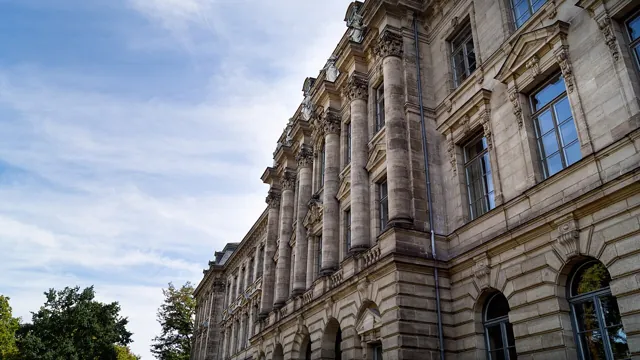 FAU Erlangen-Nürnberg (Friedrich-Alexander-Universität Erlangen-Nürnberg) — widok 3