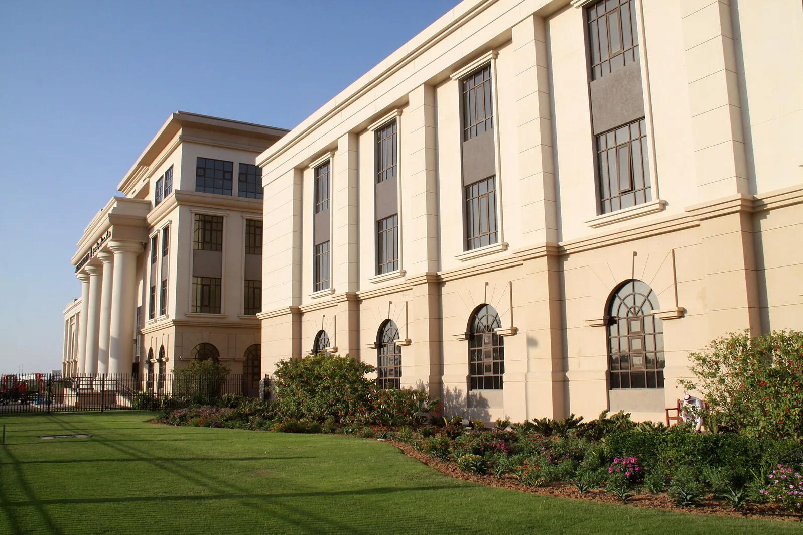 Abu Dhabi University — kampus