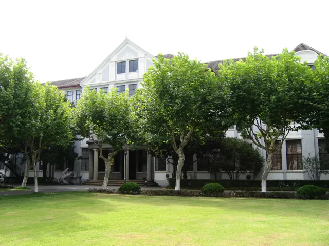 Fudan University — widok 3