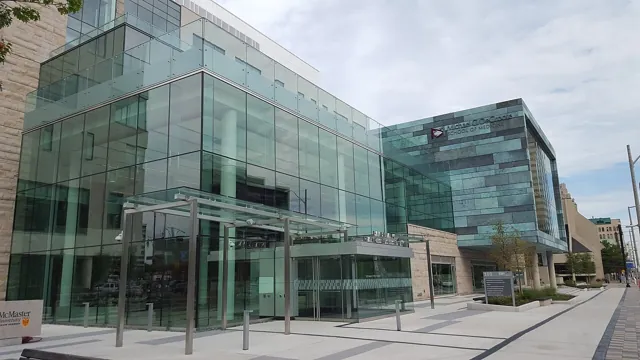 McMaster University — widok 3